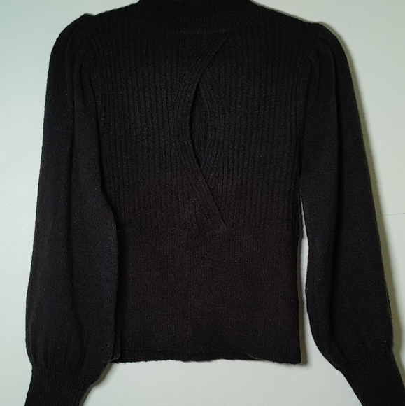 Forever 21 Sweaters - Forever 21 Black Keyhole Mock neck balloon sleeve sweater